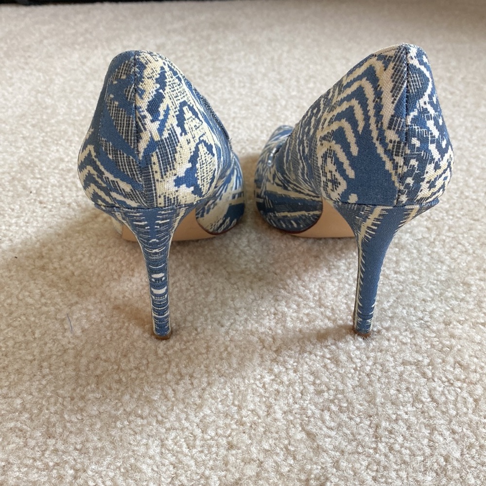 EUC Nine West print heels - Picture 3 of 8